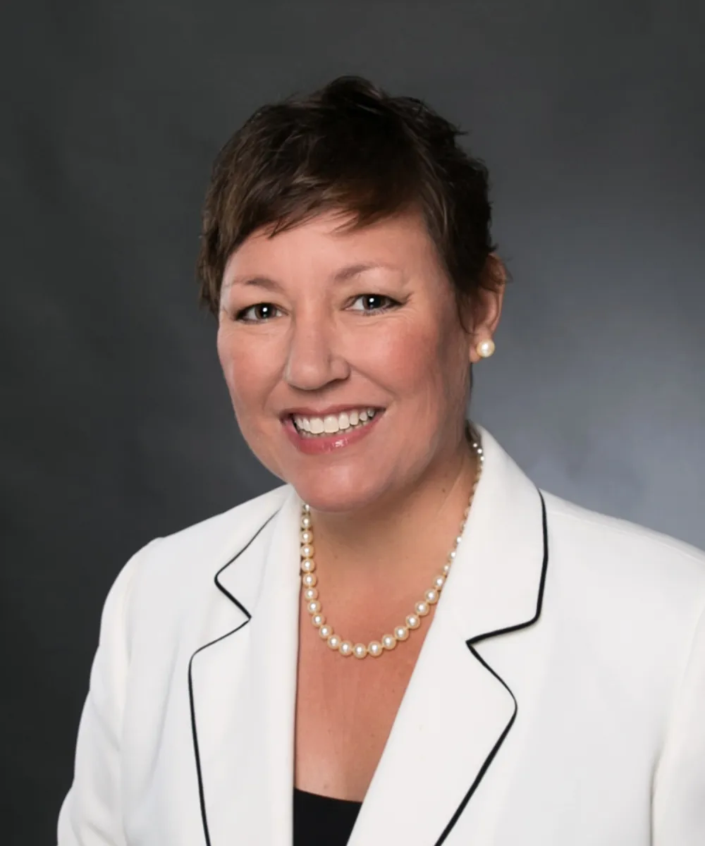 Laura | Branch Operations Manager | Avondale Wealth Advisors